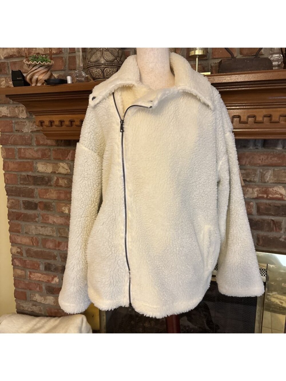 NOHOW Ivory Sherpa Jacket Size XL NWT Zip Front Pockets Made In Italy